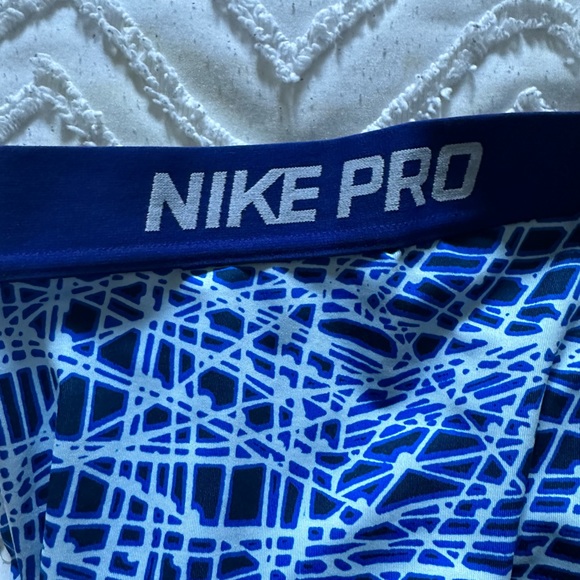 Women’s Nike Pro cropped leggings - Picture 5 of 5